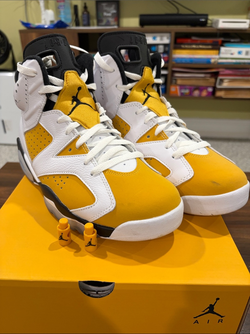 Air Jordan 6 Retro YELLOW OCHRE Sz 9.5 men’s